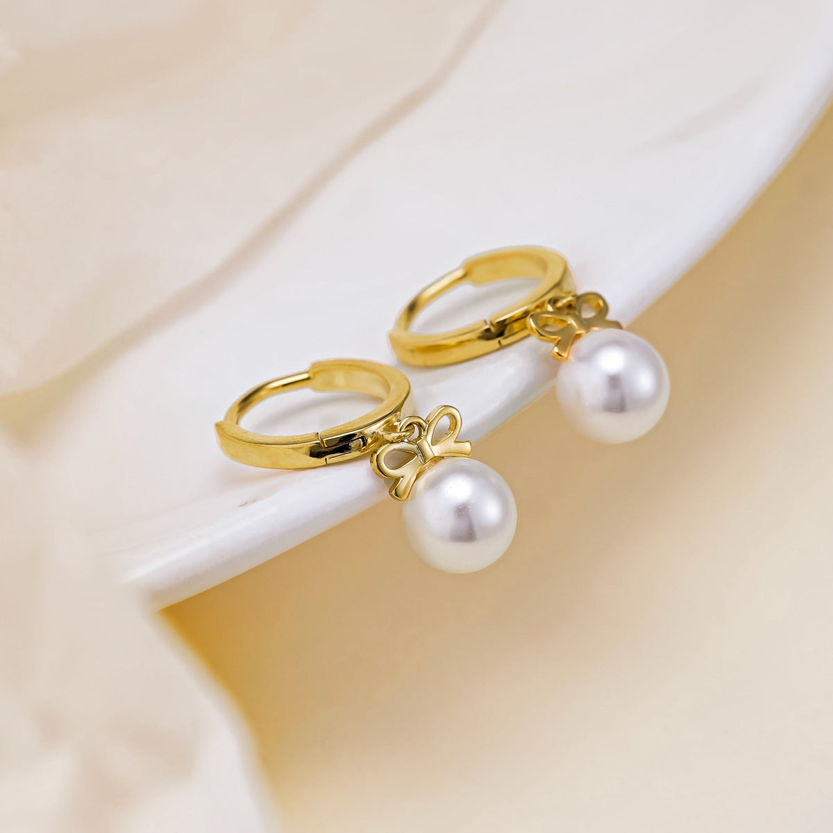 Bow Pearl Earrings